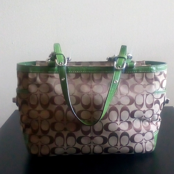 Coach - Picture 2 of 6